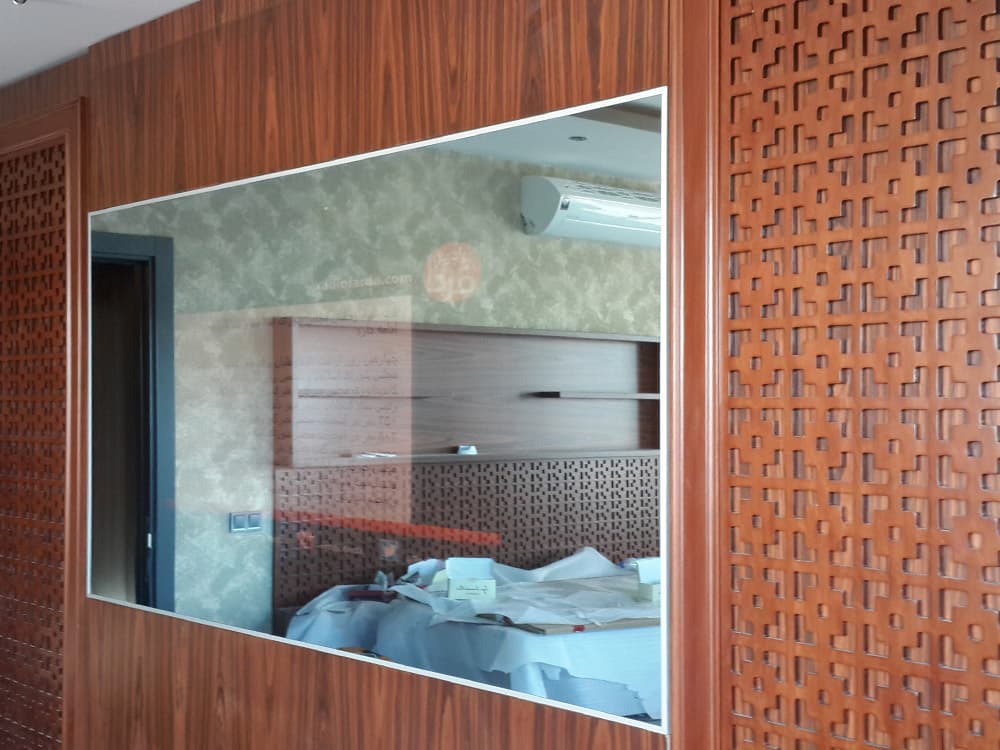 Mirror TV Features