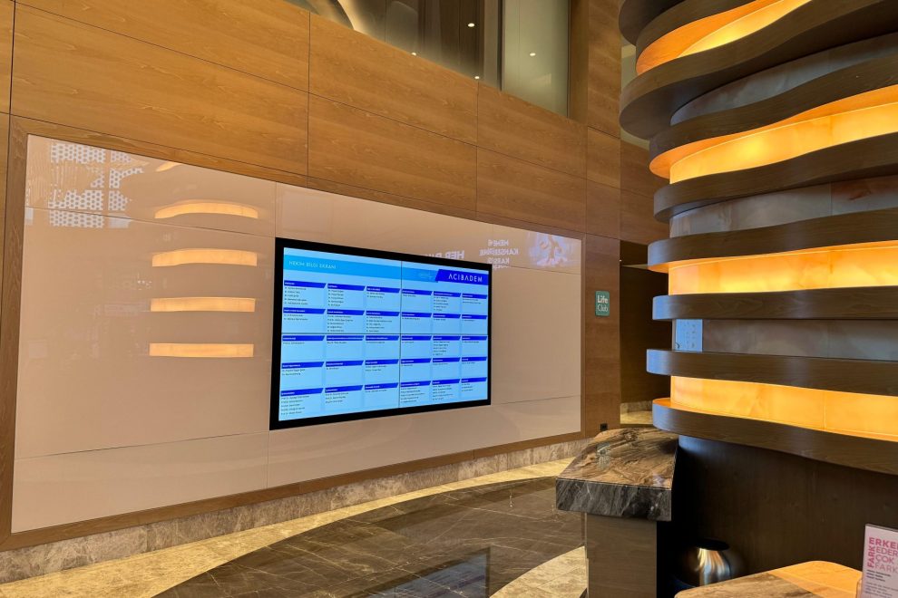 Acibadem Adana Hastanesi Doktor Kapi Bilgilendirme Ekranlari