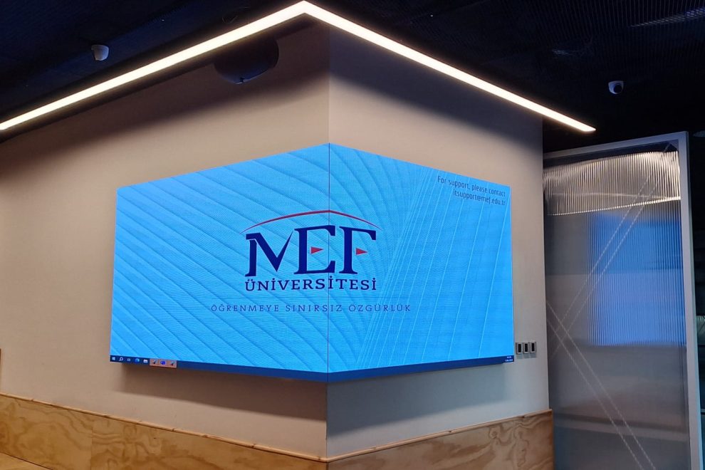 MEF Universitesi LED Ekran